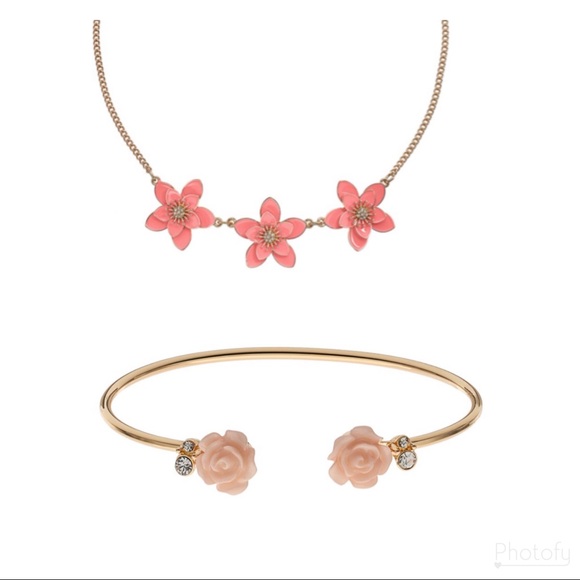 LC | Pink Floral Necklace & Bracelet Bundle - Picture 2 of 4